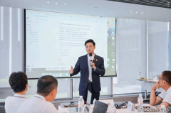 位为AI时代的“营销基建运营办事商”